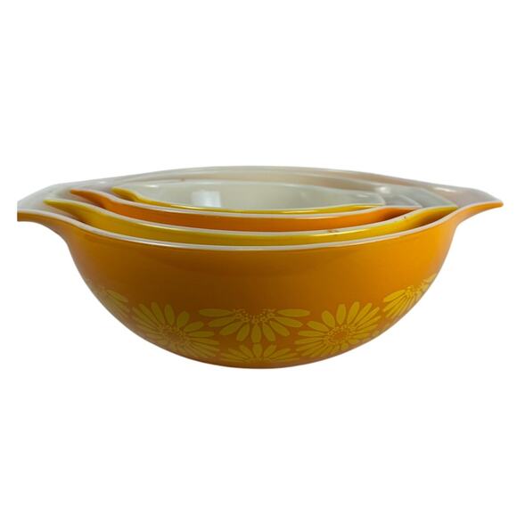 Vintage Pyrex Citrus Daisy Yellow and Orange Cinderella Mixing Bowl Set - Picture 1 of 11